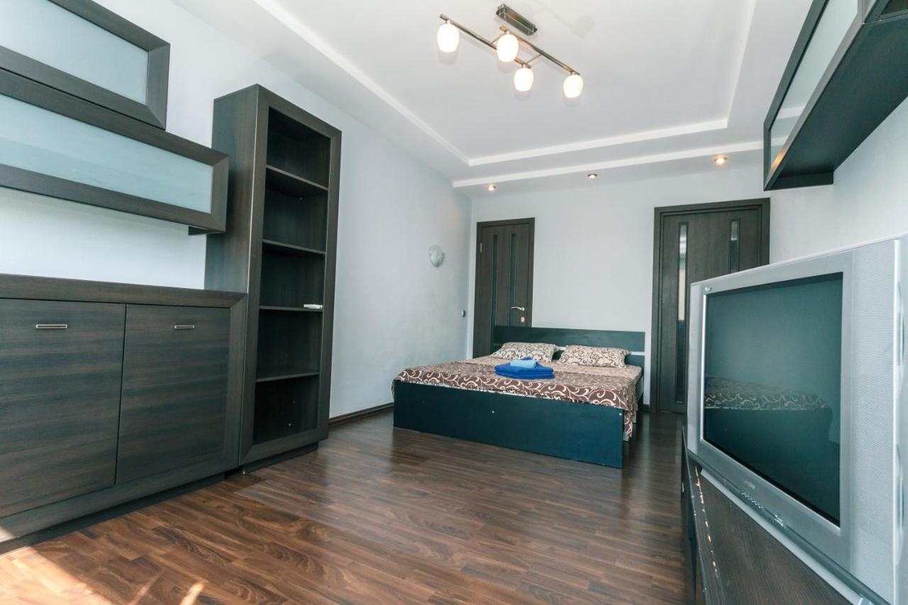 Apartments On Henerala Zhmachenka Kiev Ngoại thất bức ảnh