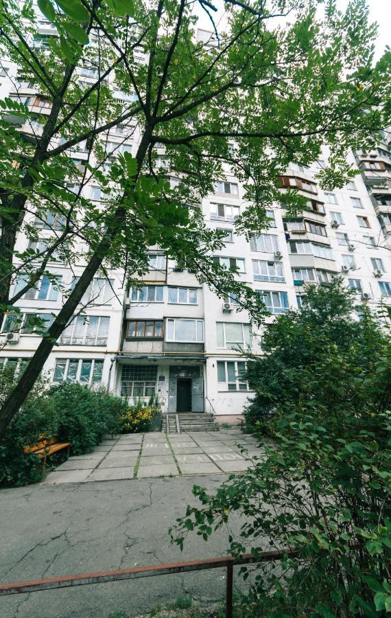 Apartments On Henerala Zhmachenka Kiev Phòng bức ảnh